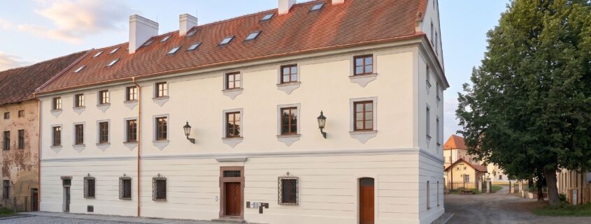Vizualizace fasády historického bytového domu v Letovicích
